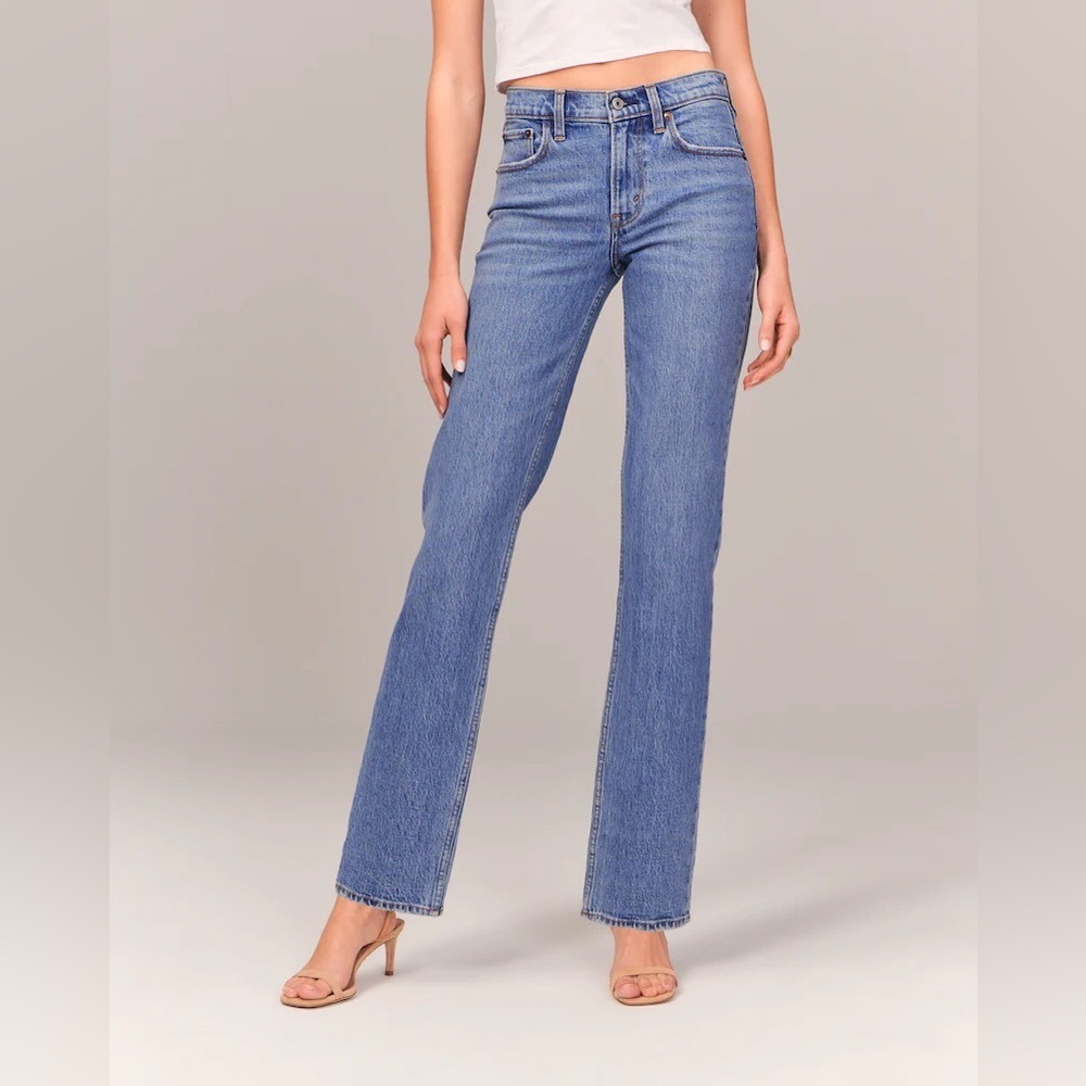 Abercrombie & Fitch | Women’s blue denim straight mid rise jeans, size 6R
